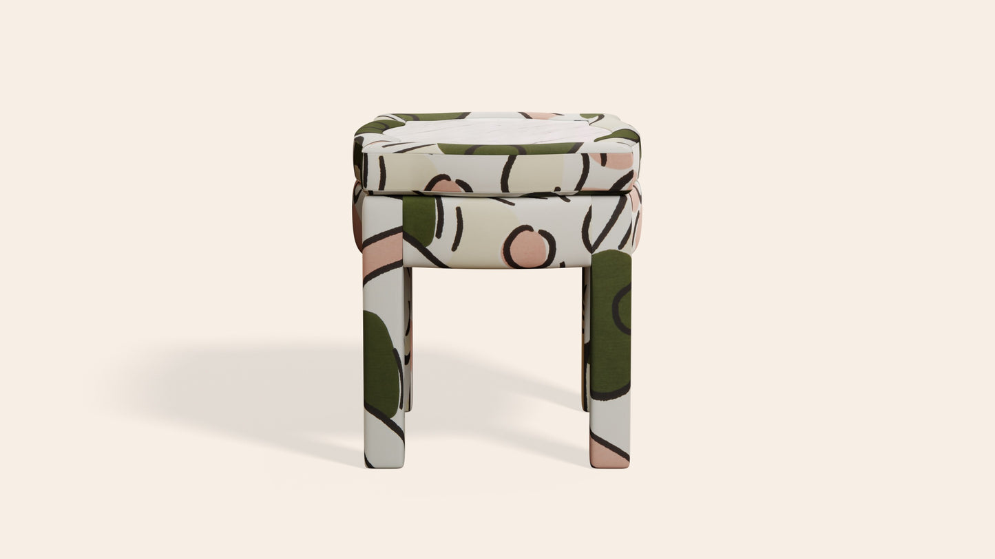 Piero Footstool, Pesto