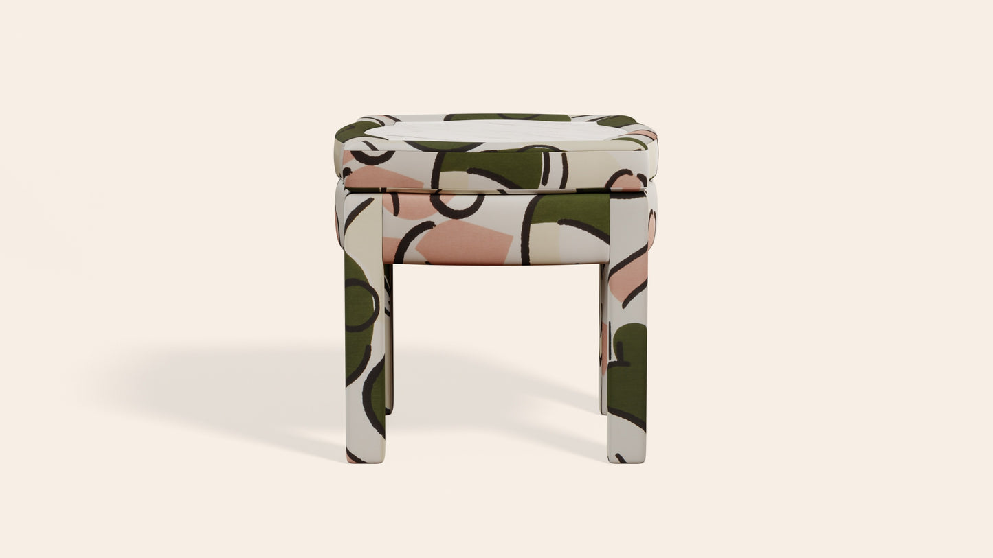 Piero Footstool, Pesto