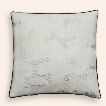 Raphia Cushion, Powder