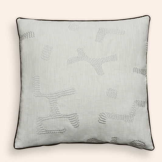 Raphia Cushion, Powder