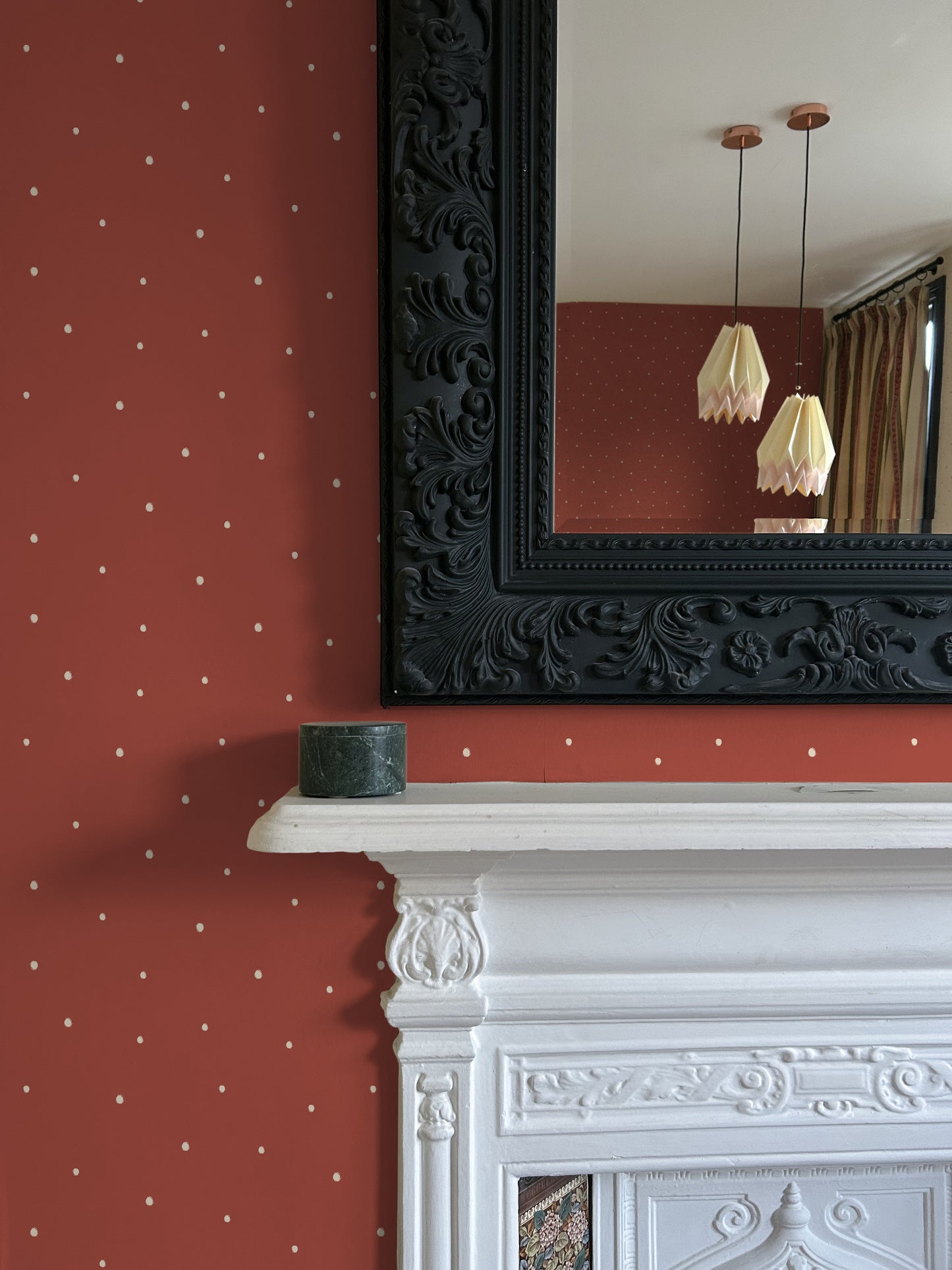 Dolce Daisies Wallpaper, Red Velvet, Roll